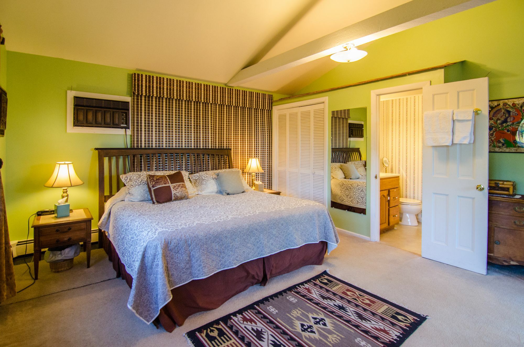 Inn At Charlotte B&B Burlington Buitenkant foto